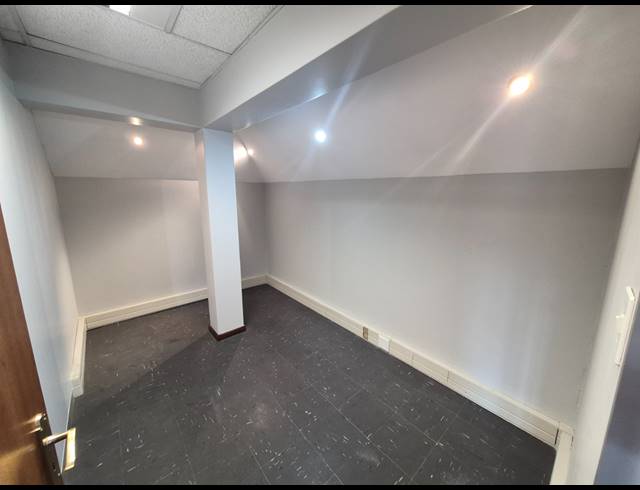 324M² OFFICE TO LET IN WOODMEAD